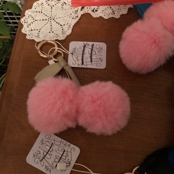 Free People Fax Fur Pom Pom Key Chain - Picture 8 of 9
